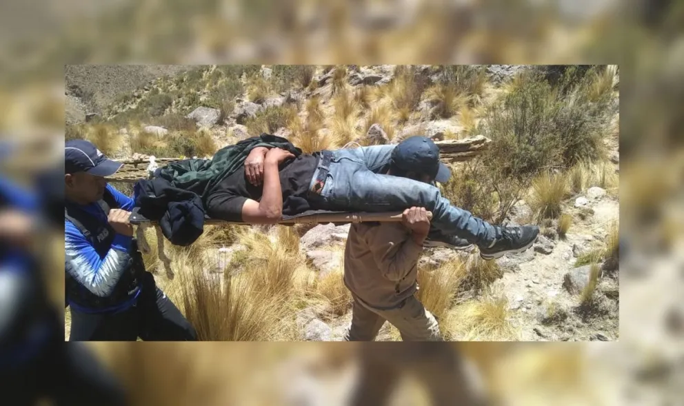 Justo a tiempo: tras un arduo operativo, lograron rescatar a un joven en el puesto El Zerzo