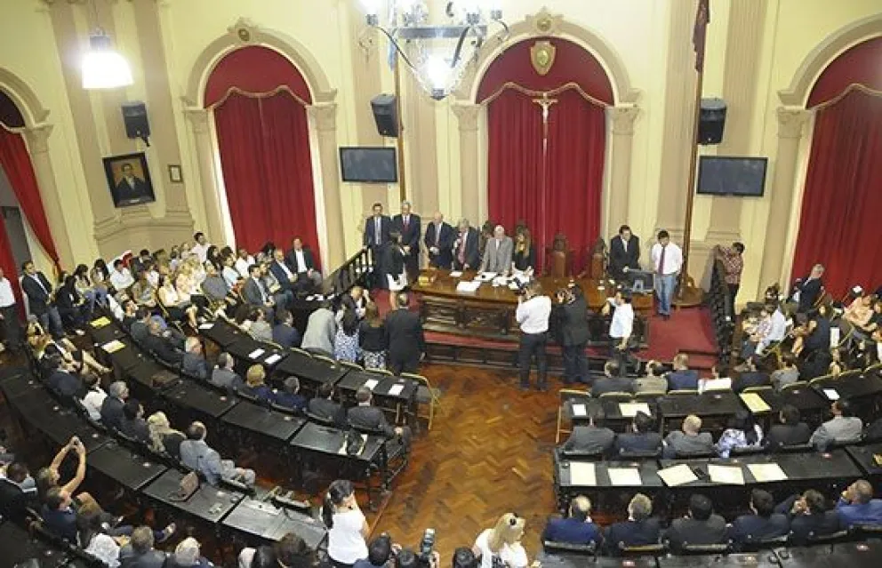 Reciben hoy sus diplomas el gobernador, vicegobernador, senadores y diputados electos