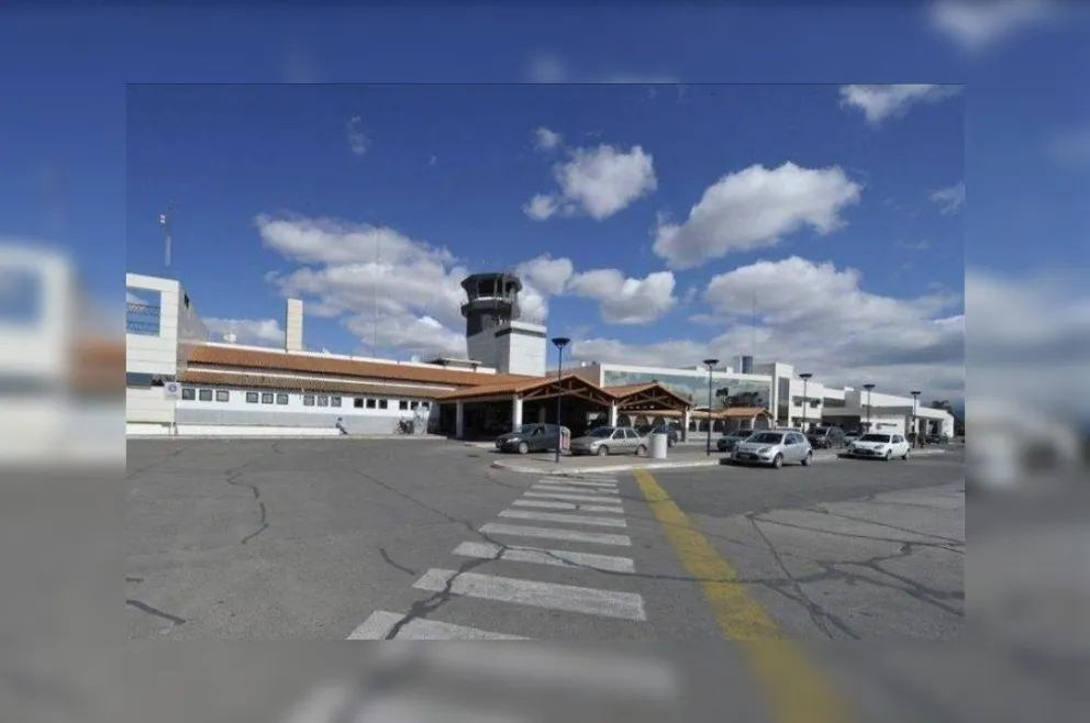 ¡Un bajón!: salteños quedaron varados en el aeropuerto