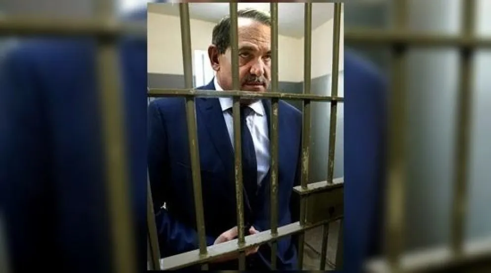 Tensión: empapelaron la ciudad en contra de Alperovich