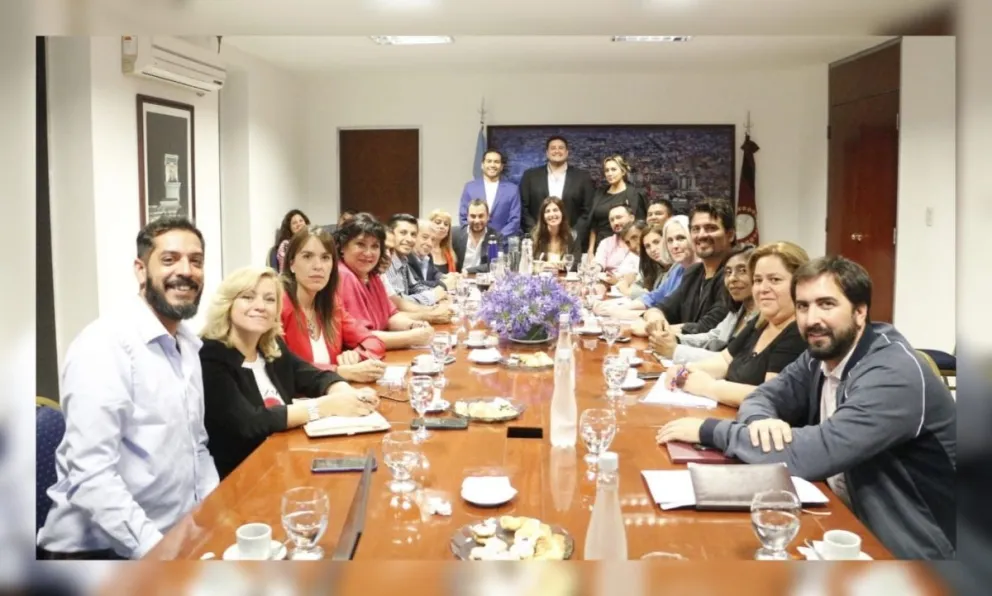 Manos a la obra: Bettina Romero se reunió con todos los concejales de la Ciudad