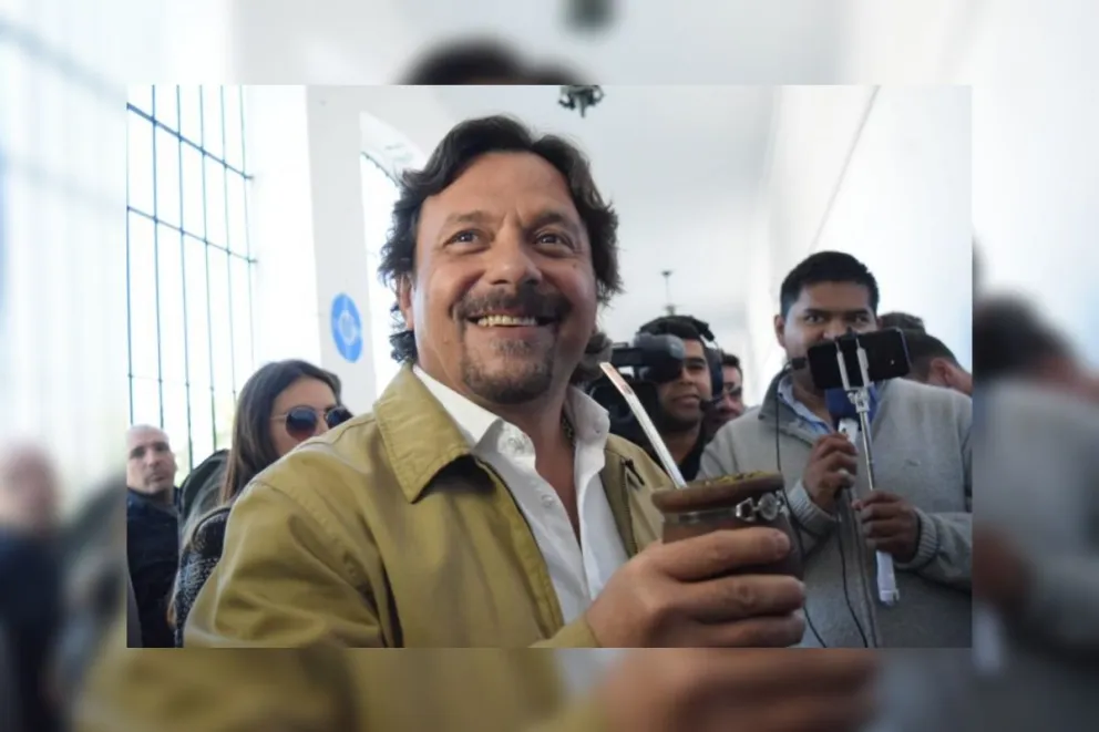 Gustavo Sáenz sueña en grande y ya votó:
