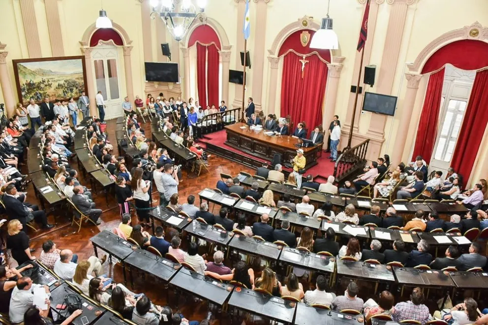 Salta: prestaron juramento los 30 diputados electos por la Provincia