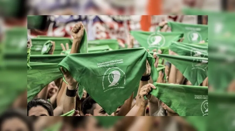 Durísimo cruce entre el sector de mujeres con Andrés Suriani por el aborto