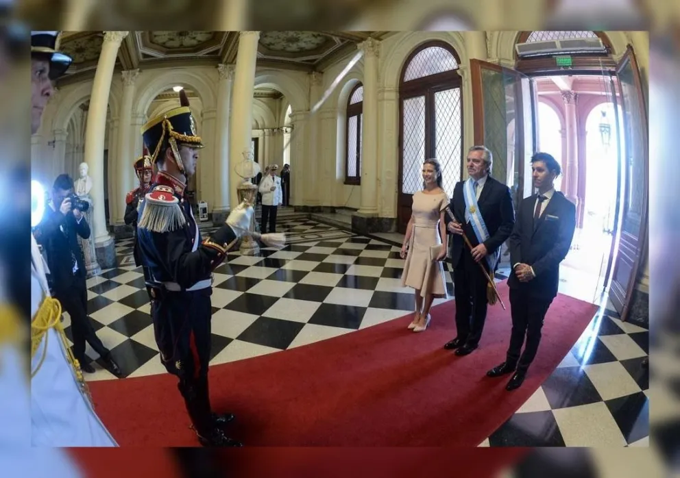 Las primeras imágenes de Alberto Fernández en la Casa Rosada