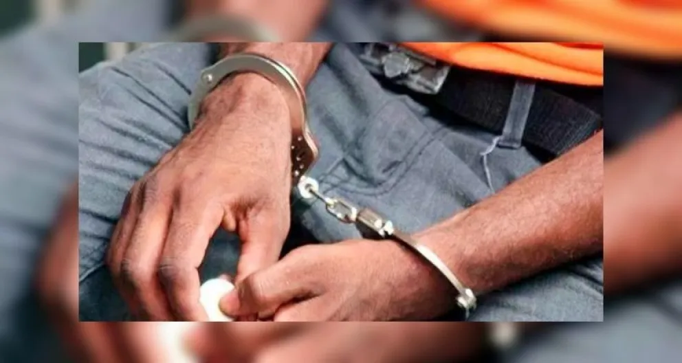 Al asesino de la joven que encontraron en una cancha lo delató su propia madre