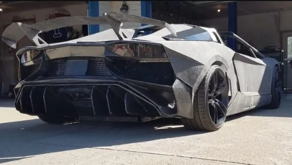 De no creer: padre e hijo fabricaron un Lamborghini con una impresora 3D