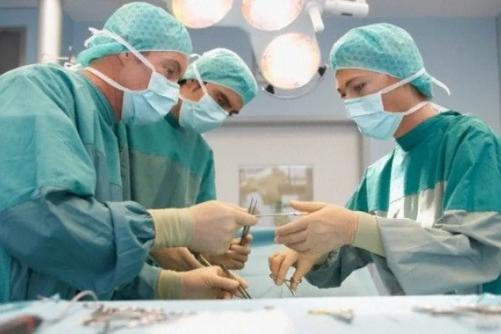 Se equivocaron de anestesia, y estuvo despierta durante una cirugía: “No escuchan mis gritos…”