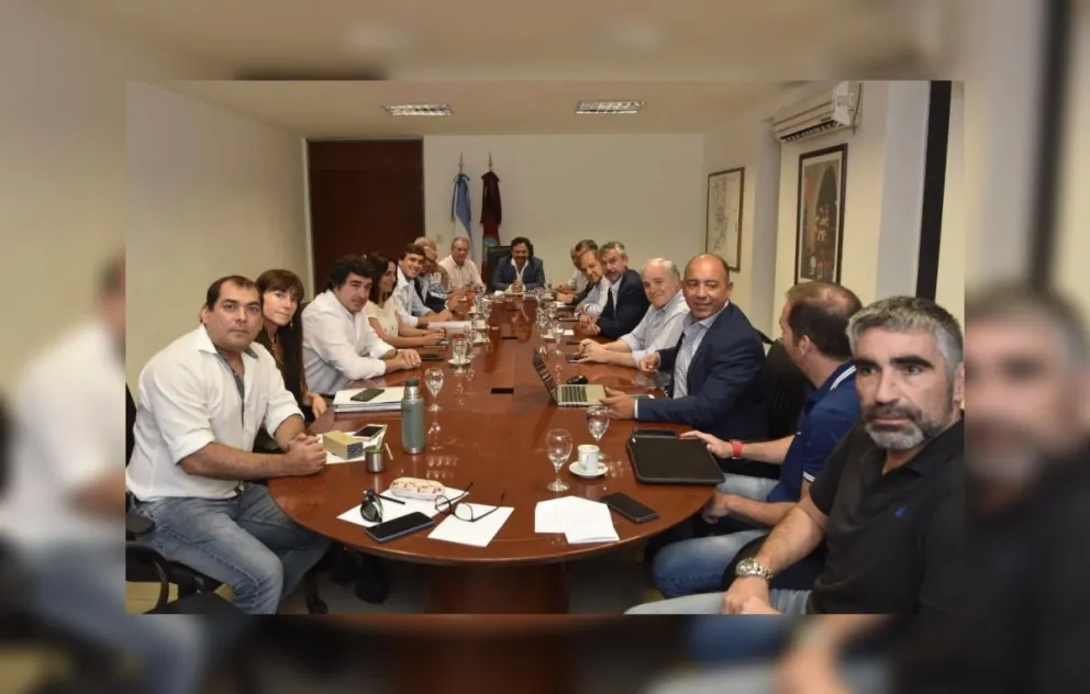 En carrera: Gustavo Sáenz confirmó su Gabinete