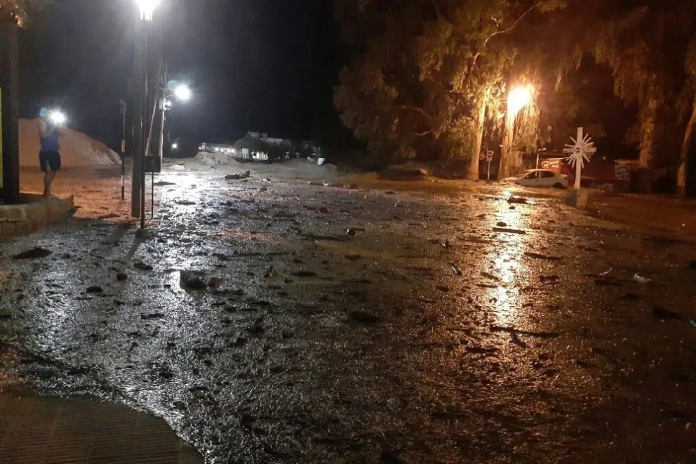 Cafayate afectada por el temporal: creció el río Chuscha y San Antonio de Animaná. Causaron estragos