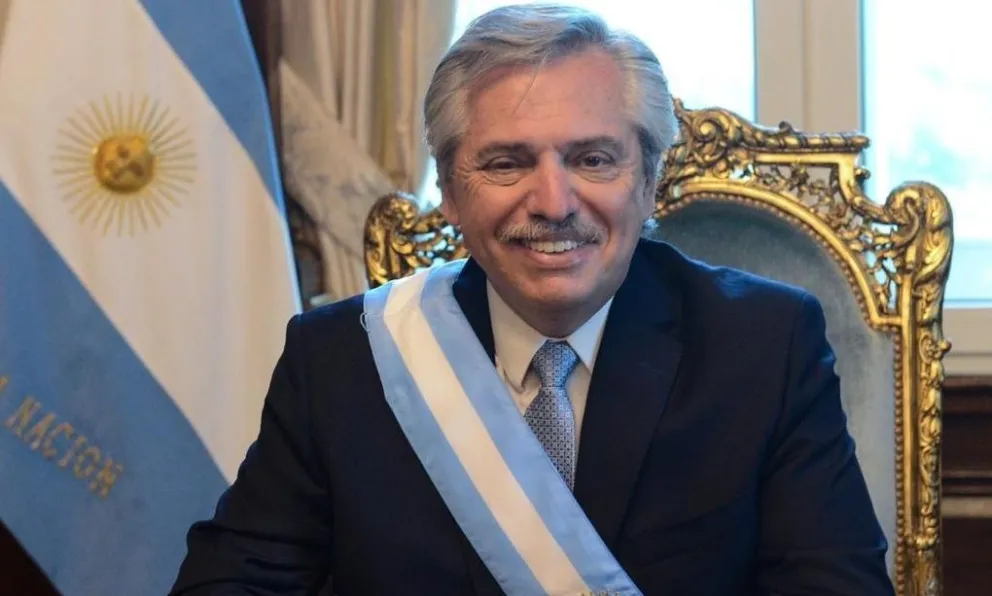 Alberto Fernández anunció bonos para jubilados y AUH. ¿Qué dice la letra chica?