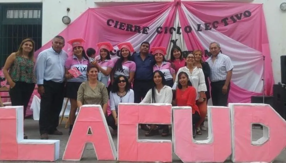 Una escuela secundaria brindará WiFi, merienda y transporte gratis