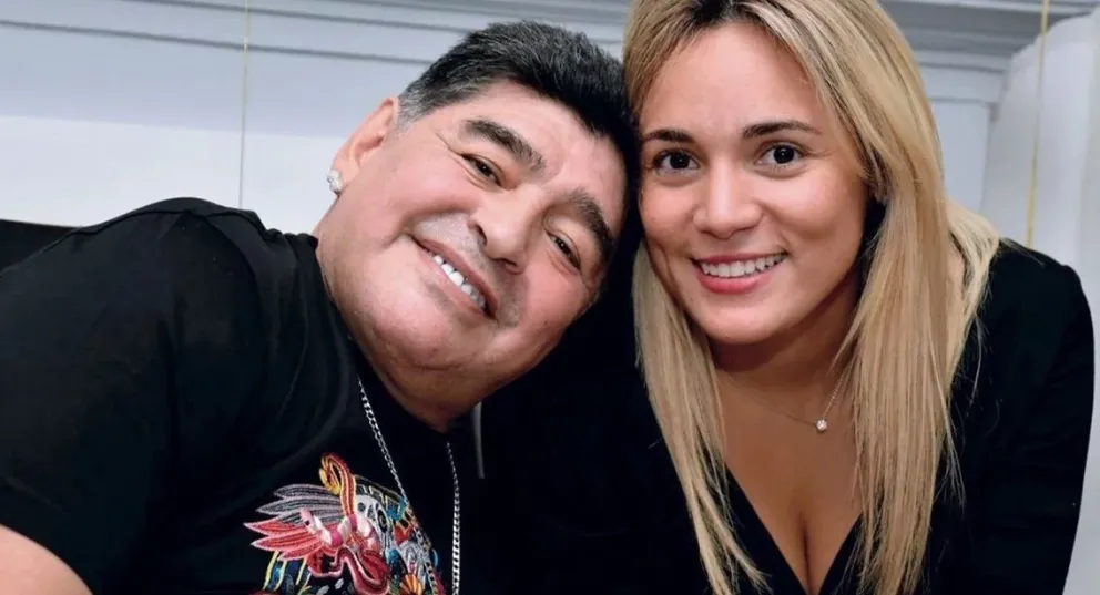 Escándalo: Rocío Oliva demandó a Diego Maradona