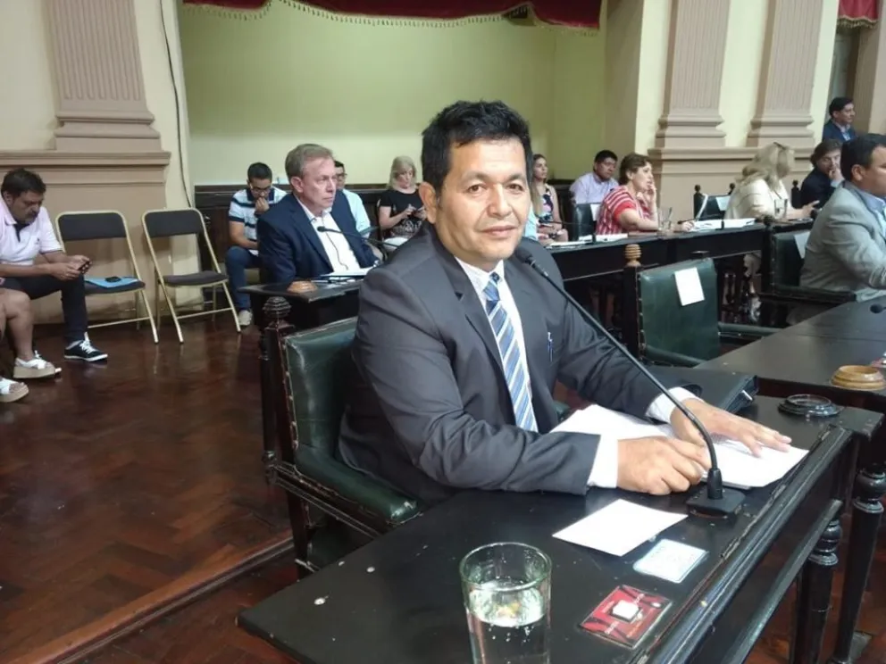 La clase política debe dar el ejemplo sumándose al esfuerzo general