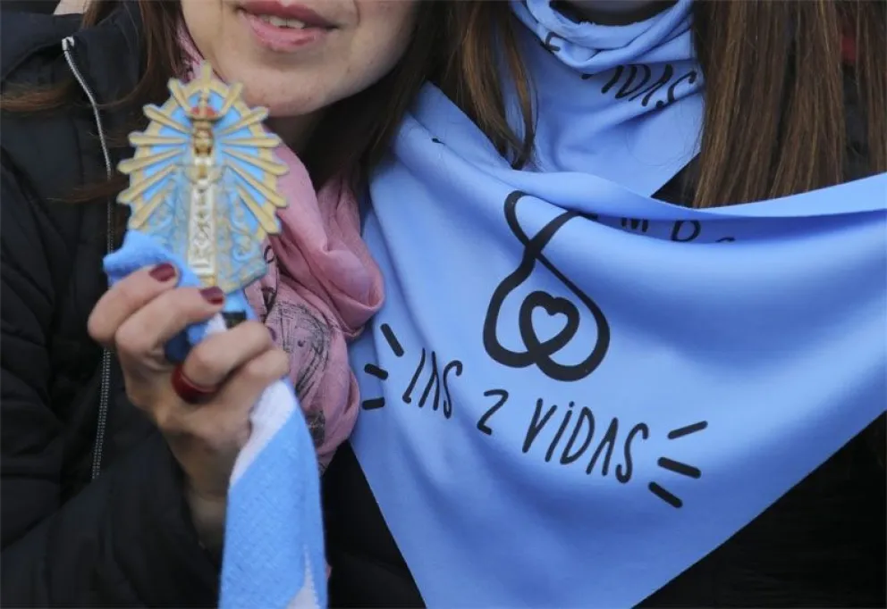 La dura respuesta de la Iglesia por el nuevo protocolo: "Metieron el aborto por la ventana”