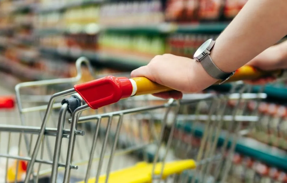 ¡Bombazo! un nuevo programa de precios congelados en supermercados será lanzado hoy ¿qué rubros alcanza?