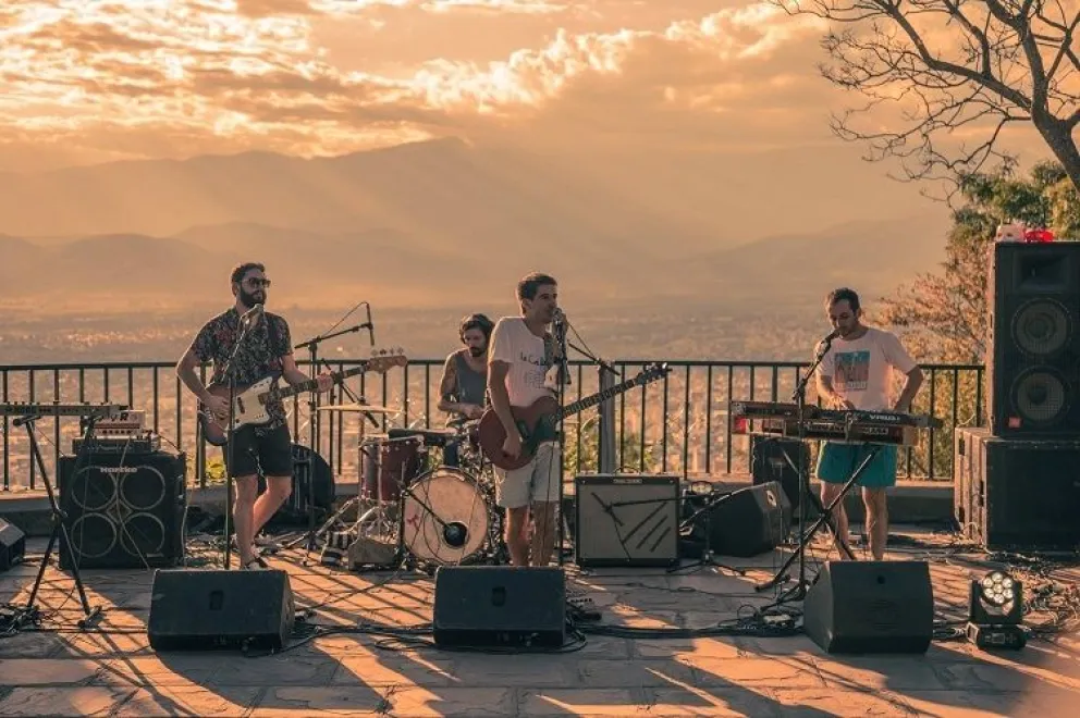 Para despedir el año con todo: “Festigauch” llega al cerro San Bernardo