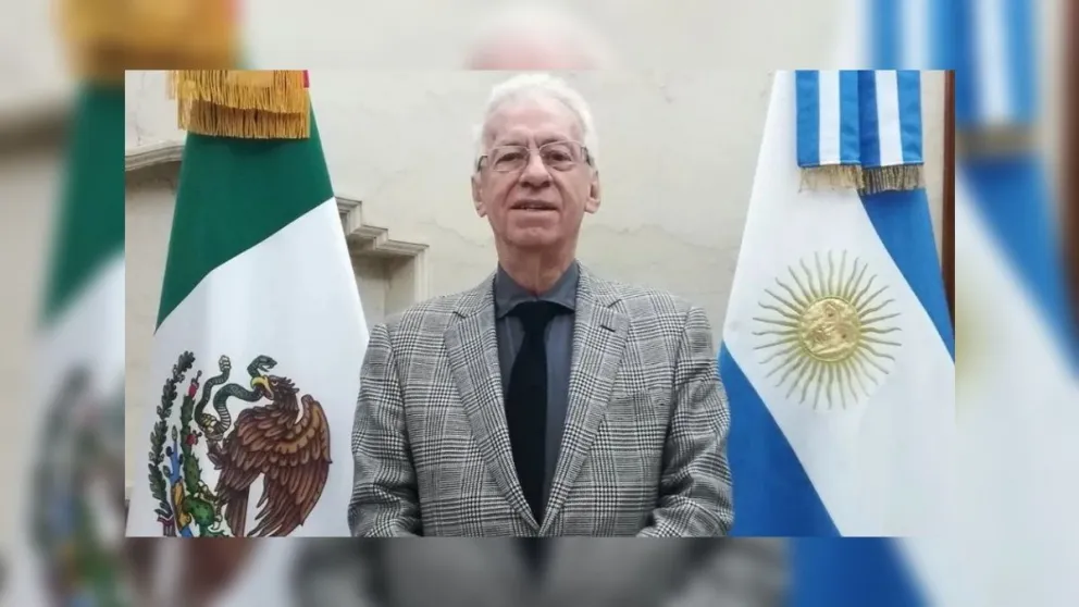 Renunció el embajador de México que robó en El Ateneo