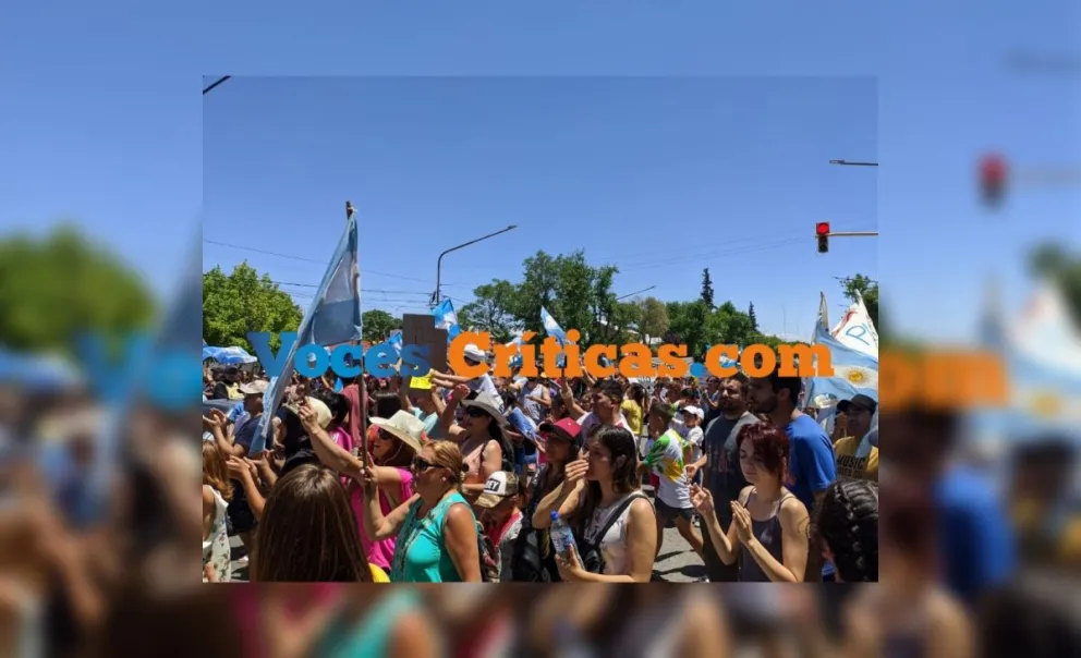 Han atropellado los derechos del pueblo modificando la ley que protege nuestra única fuente de vida: el agua