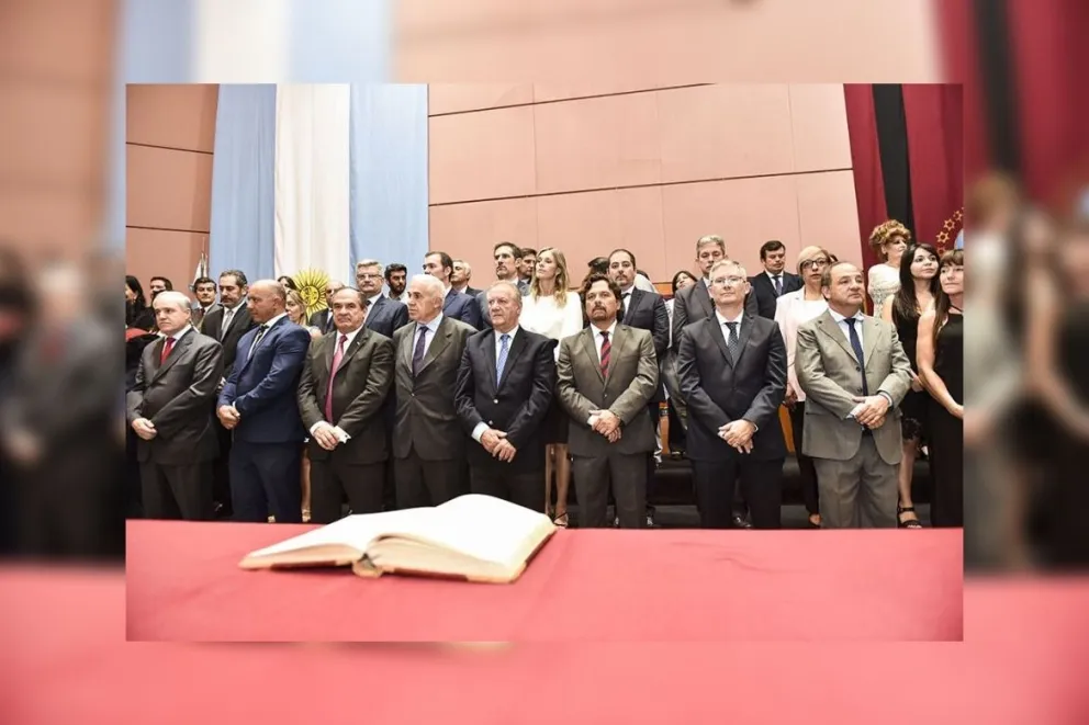 Se acabó: el Gobierno le cortó el chorro a los políticos. ¿Por qué?