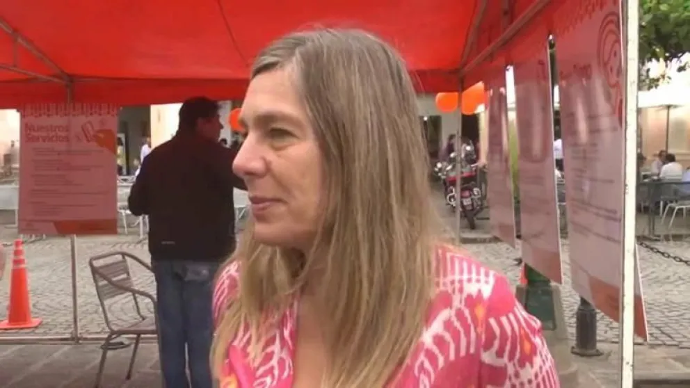 Pía Saravia: "Los consumidores podrán escanear los productos y denunciar"