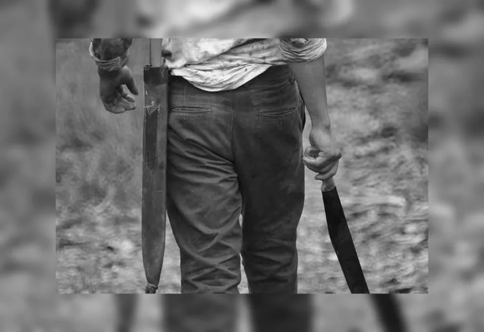 Dramático episodio: atacaron a un hombre a machetazos en plena estación de servicio