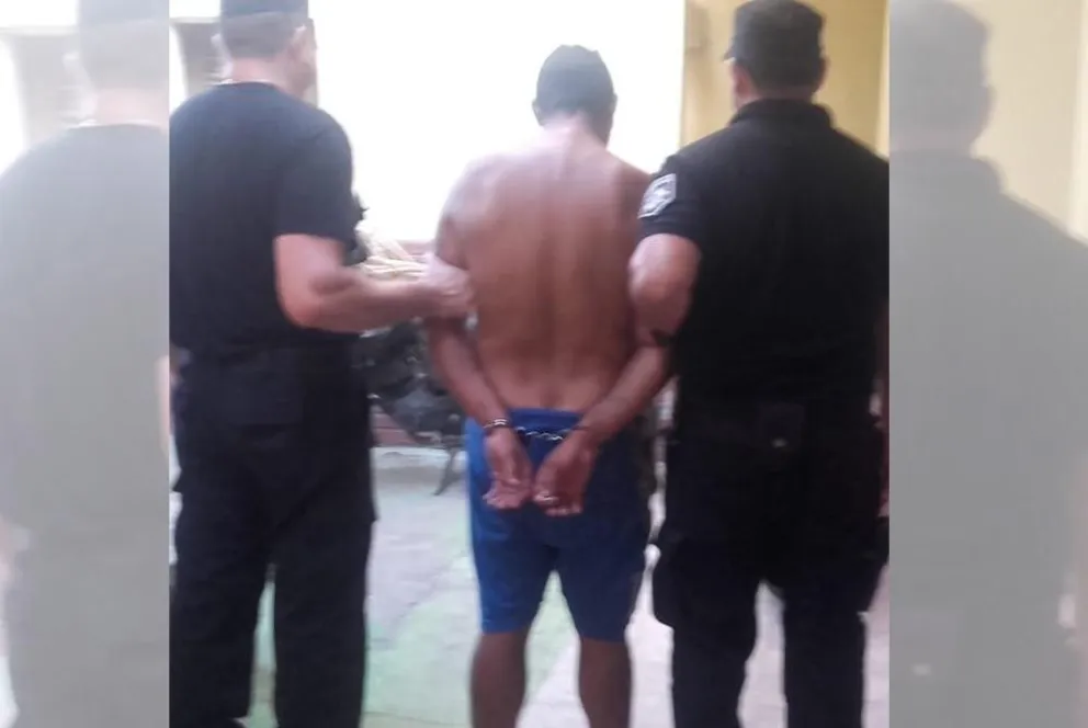 Hasta las manos: un salteño fue detenido en plena Av. Independencia. ¿Qué hizo?