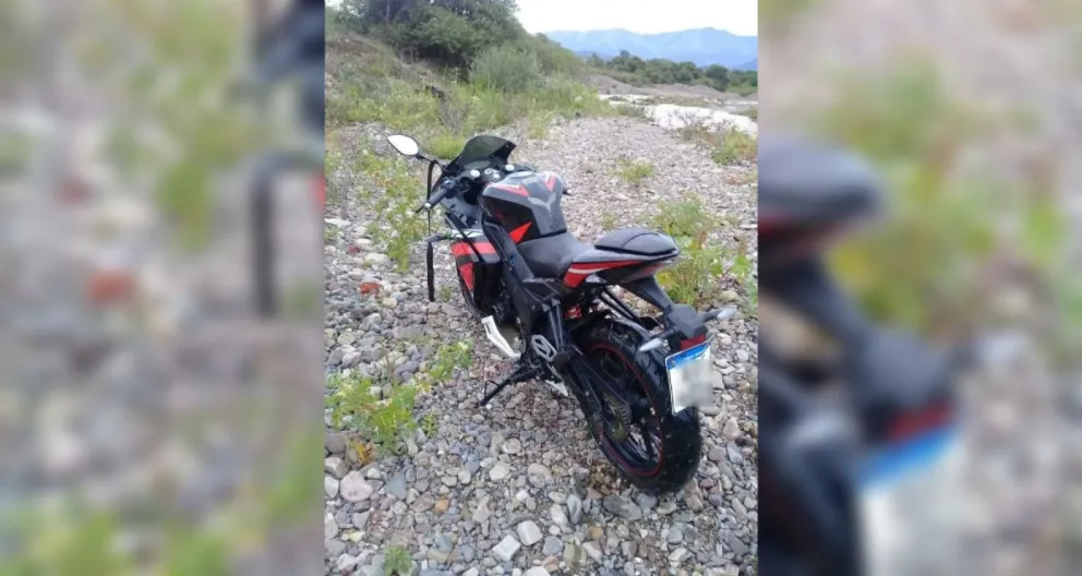Terrible: salteño intentó cruzar el Río San Lorenzo en moto, y fue arrastrado por la corriente