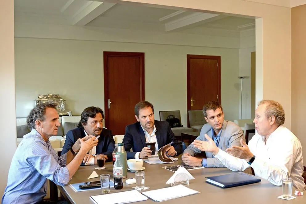 Sáenz se reunió con funcionarios de Nación por la problemática del agua