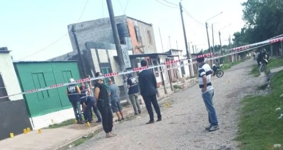 Mataron a un hombre a sangre fría desde una moto