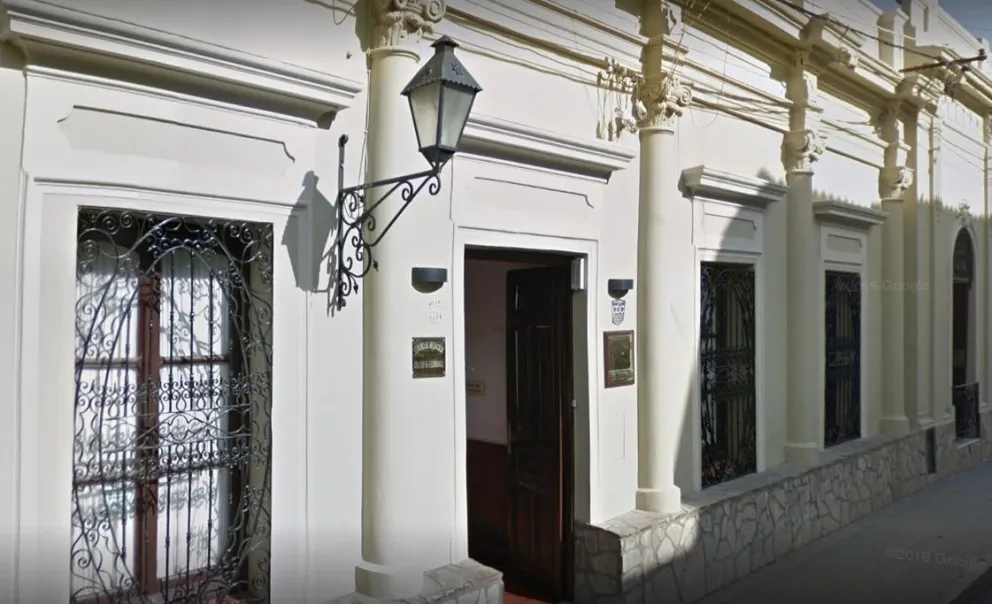 Baja el arancel de Escribanos de Salta para autorizaciones de viaje de menores