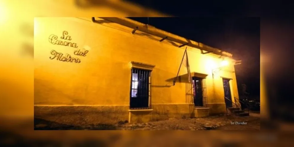 VIDEO. Coparon la vereda de "La Casona del Molino" para pedir la reapertura del lugar