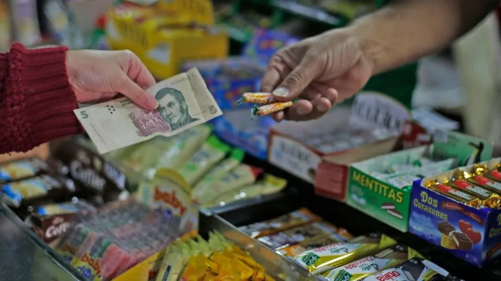 Se acerca el final para los billetes de 5 pesos. ¿Hasta cuándo se usan?