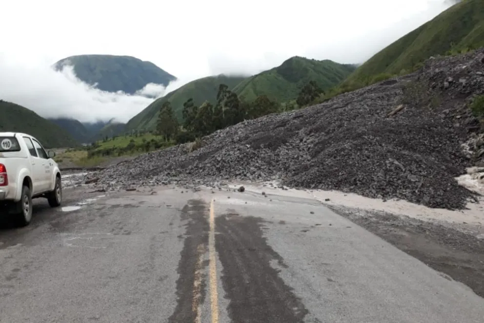 Ahora: la Ruta Nacional 51 se encuentra cortada por derrumbes