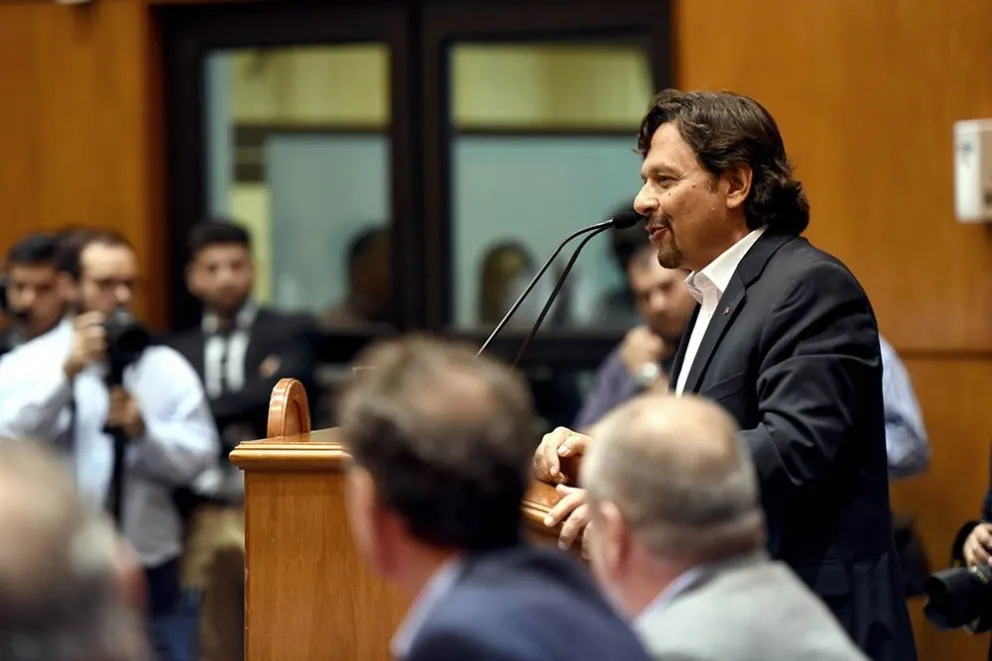 Gustavo gestionó los pagos atrasados del Fondo Especial de Tabaco (FET)