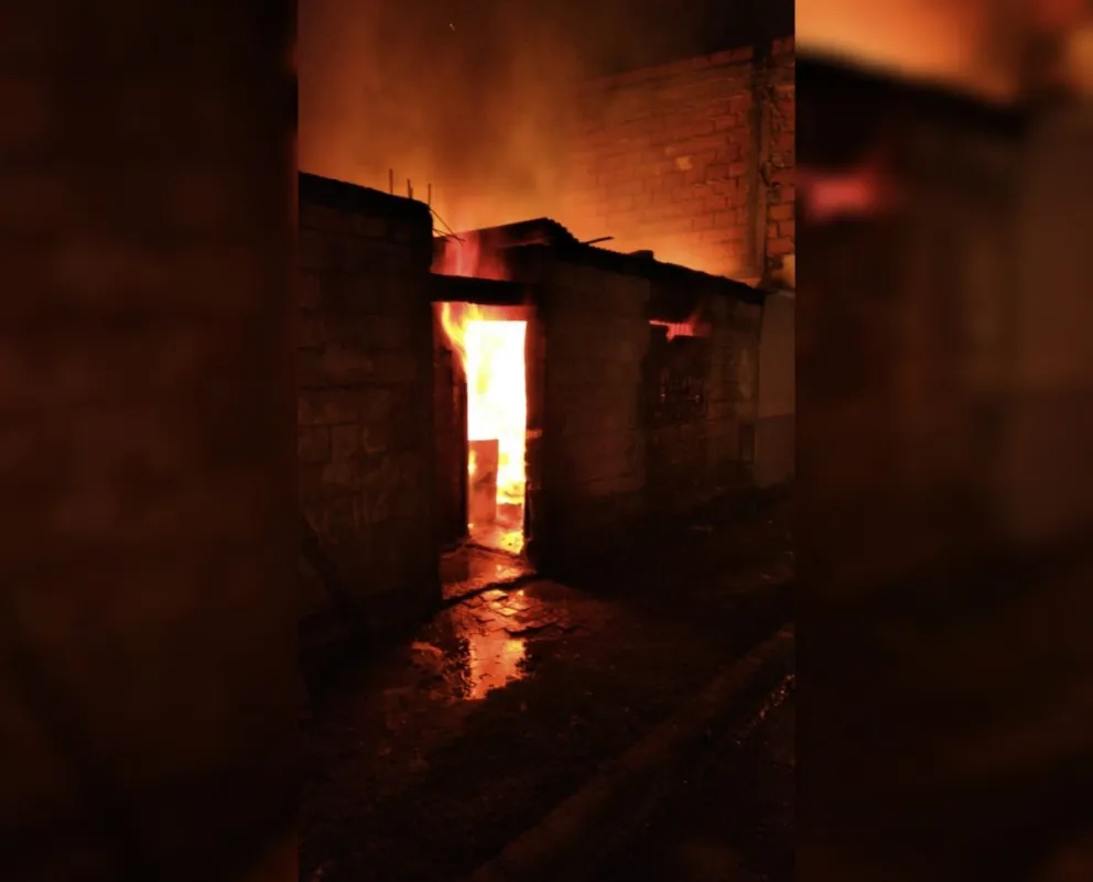 Dramático rescate de un abuelo salteño que quedó atrapado en un incendio
