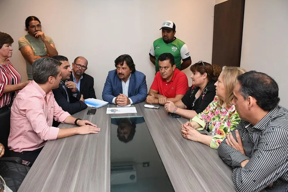 Sáenz: “La burocracia debe terminarse, los pobladores de Metán necesitan el agua todos los días"