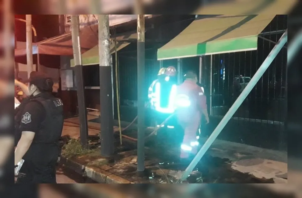 Pánico en macrocentro: se incendió un local comercial