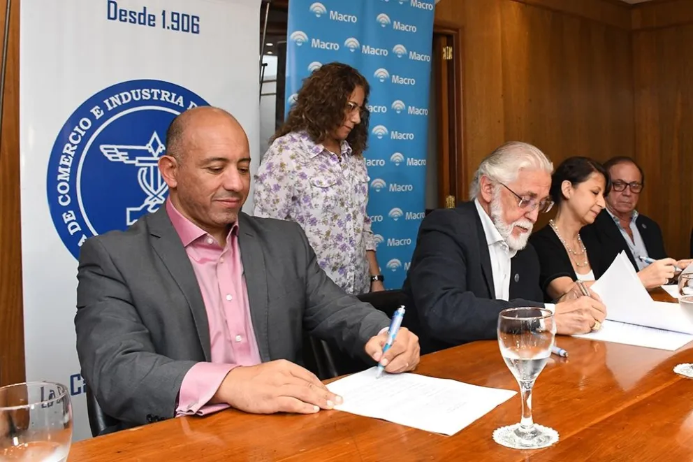Roberto Dib Ashur modificó la escala de viáticos para el poder ejecutivo de Salta