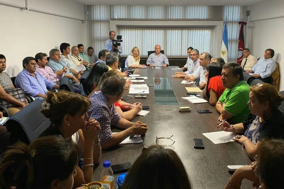 En busca de una solución: el Gobierno provincial se reúne nuevamente con los gremios docentes