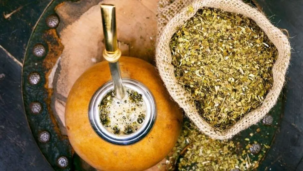 ¡A cuidarnos! ANMAT prohibió una yerba, un choclo y un rico alfajor