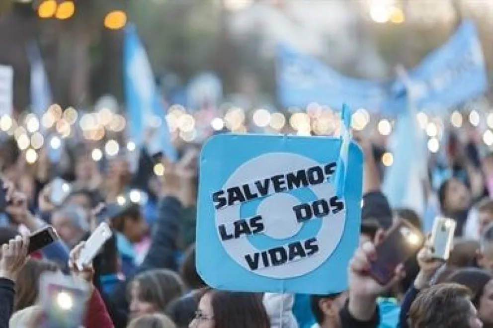 La Iglesia convoca a una masiva misa contra el aborto legal, seguro y gratuito