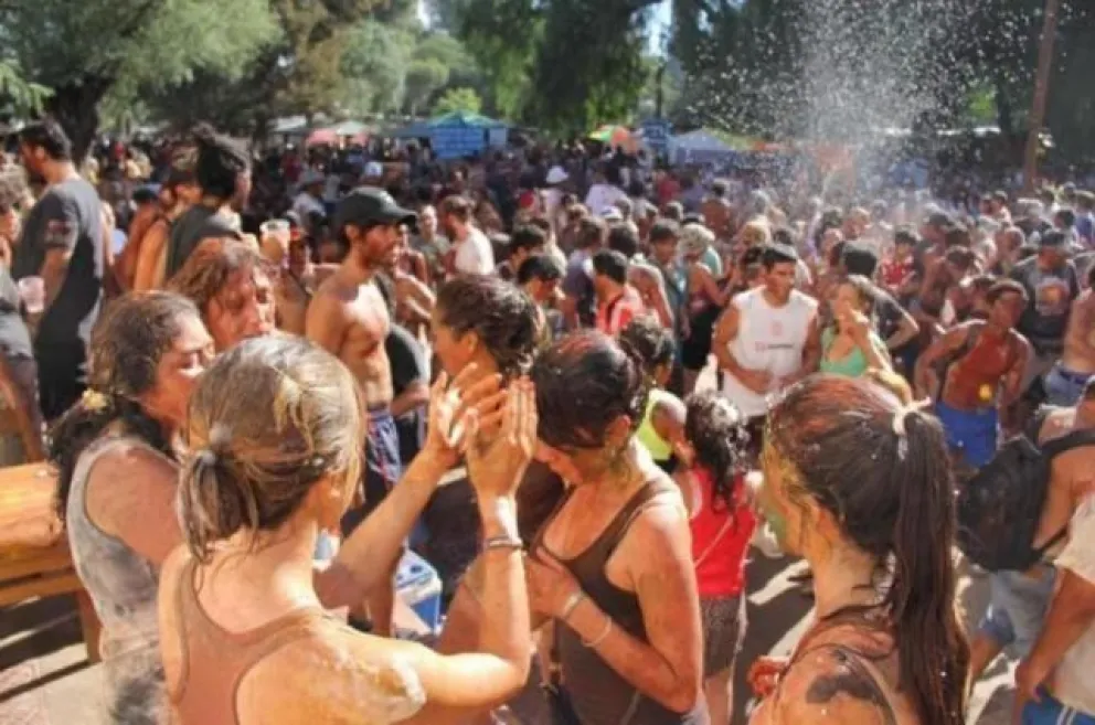 Entre harina y albahaca: el carnaval en Salta se hace sentir