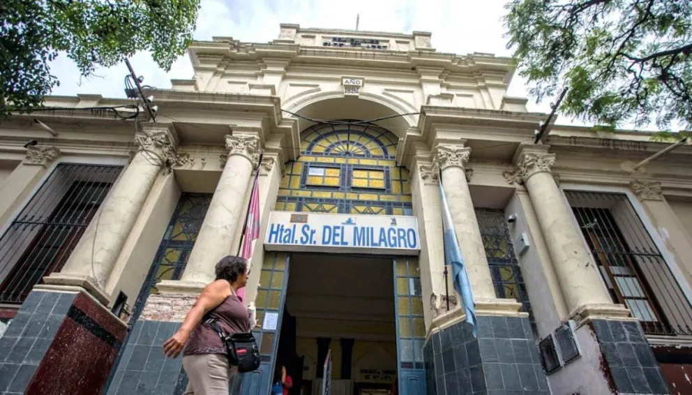 Dolor interminable: Congoja en el último adiós a enfermera que murió de coronavirus