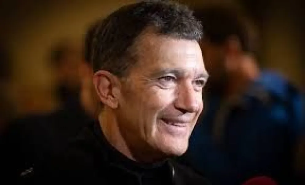 Coronavirus: Antonio Banderas elogió al médico tucumano. ¡Está maravillado con el doctor Alfredo Mirolli!
