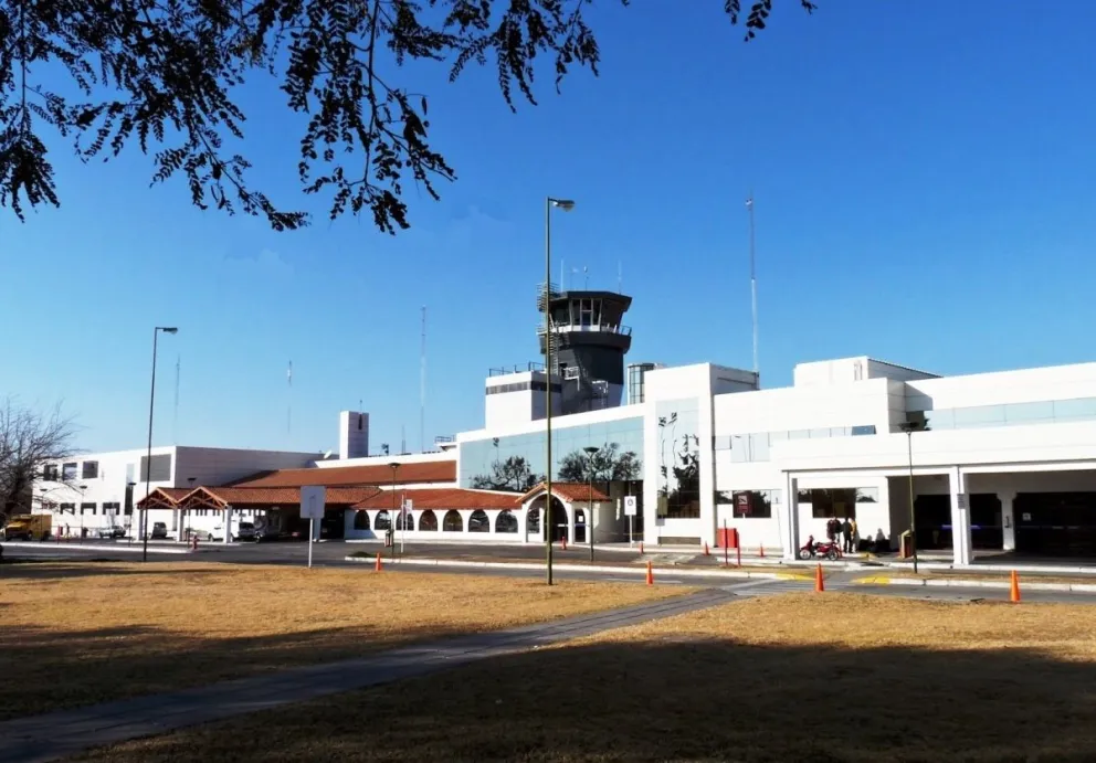 Arduos controles en el aeropuerto de Güemes por el coronavirus