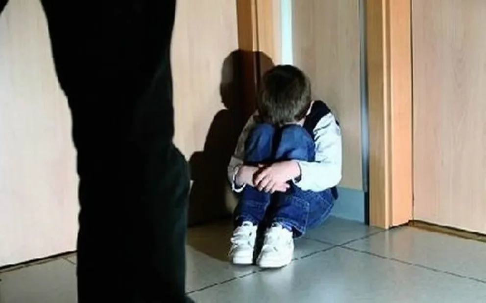 Conmoción: un niño de siete años empaló a otro de cinco provocándole serias lesiones