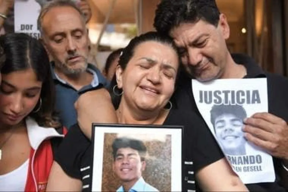 Multitudinaria marcha por Fernando:  "Él era mi vida, mi amor. No saben cuánto lo extraño. Quiero justicia"