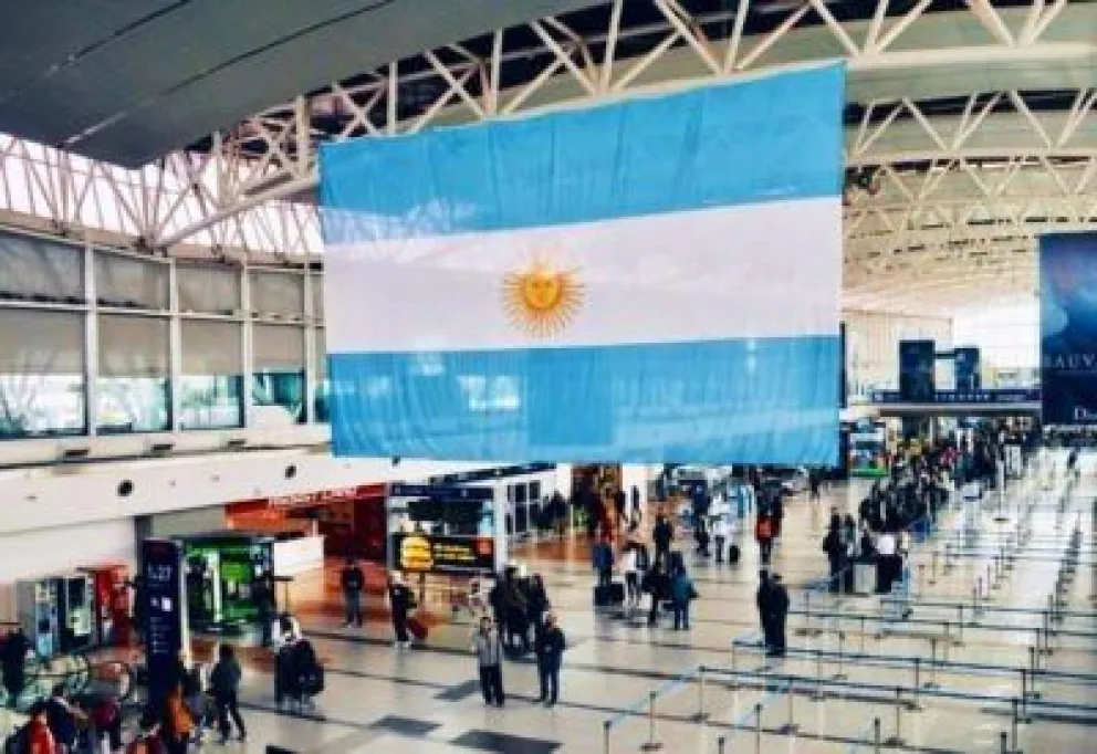  Un fallo ordenó el regreso inmediato de dos viajeros varados en Estados Unidos