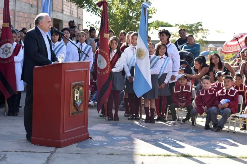 Hoy comienzan las clases 45 mil niños en toda la Provincia